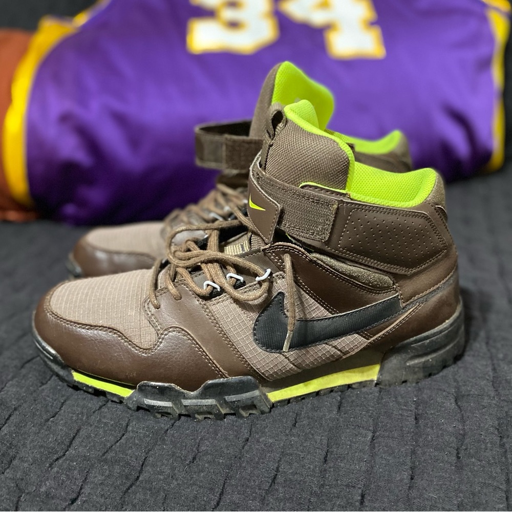 🔥 Nike Mogan Hiking Boots